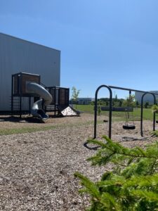 modules de jeux-Ecole-privee-Leau-Vive-Chretienne-Quebec-Francophone-primaire-secondaire- mini-concentrations-location-gymnase-location de salle-communauté-chretienne-classe-verte