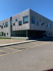 pavillon-secondaire-Ecole-privee-Leau-Vive-Chretienne-Quebec-Francophone-primaire-secondaire- mini-concentrations-location-gymnase-location de salle-communauté-chretienne-classe-verte
