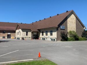 pavillon-primaire-modules de jeux-Ecole-privee-Leau-Vive-Chretienne-Quebec-Francophone-primaire-secondaire- mini-concentrations-location-gymnase-location de salle-communauté-chretienne-classe-verte