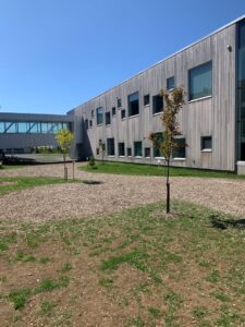 pavillon-secondaire-Ecole-privee-Leau-Vive-Chretienne-Quebec-Francophone-primaire-secondaire- mini-concentrations-location-gymnase-location de salle-communauté-chretienne-classe-verte