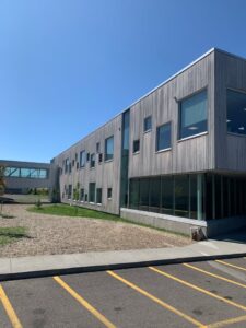 pavillon-secondaire-Ecole-privee-Leau-Vive-Chretienne-Quebec-Francophone-primaire-secondaire- mini-concentrations-location-gymnase-location de salle-communauté-chretienne-classe-verte