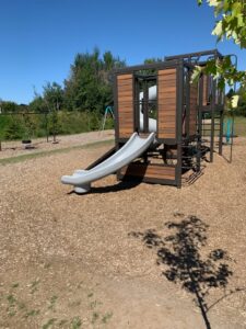 modules de jeux-Ecole-privee-Leau-Vive-Chretienne-Quebec-Francophone-primaire-secondaire- mini-concentrations-location-gymnase-location de salle-communauté-chretienne-classe-verte