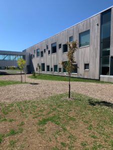 pavillon-secondaire-Ecole-privee-Leau-Vive-Chretienne-Quebec-Francophone-primaire-secondaire- mini-concentrations-location-gymnase-location de salle-communauté-chretienne-classe-verte