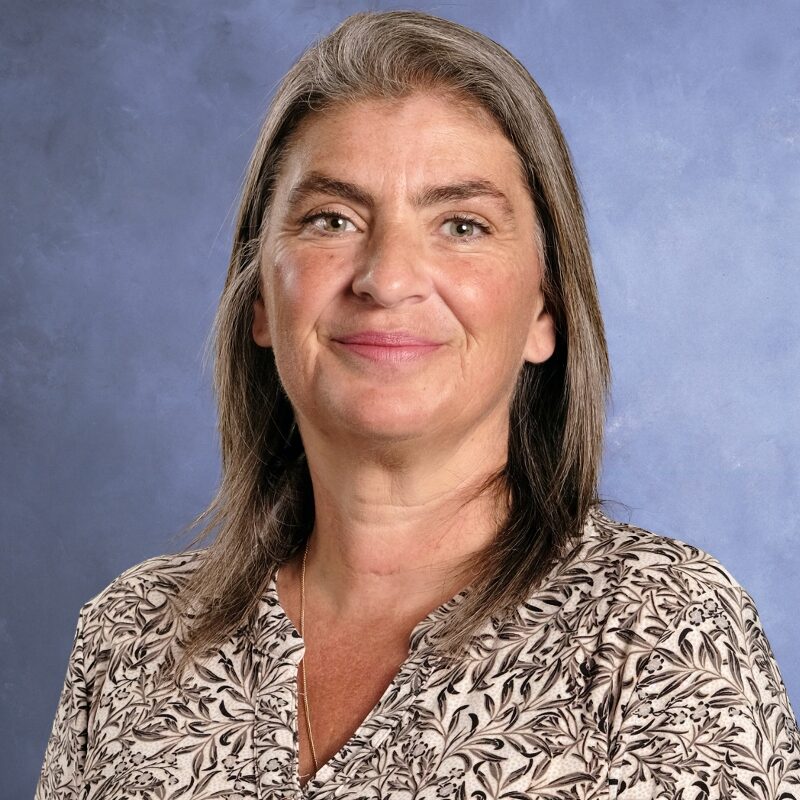 École-Ecole-privee-L-eau-Vive-Chretienne-protestante-evangélique-jesus-prière-Quebec-Francophone-primaire-secondaire- mini-concentrations-location-gymnase-salle-classe-communaute-classe-verte