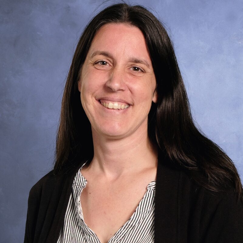 cole-Ecole-privee-L-eau-Vive-Chretienne-protestante-evangélique-jesus-prière-Quebec-Francophone-primaire-secondaire- mini-concentrations-location-gymnase-salle-classe-communaute-classe-verte